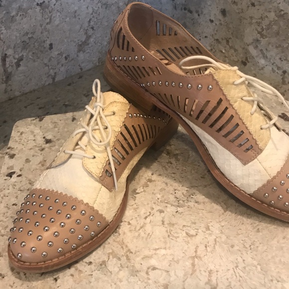 Sam Edelman Shoes - Oxford shoes Sexy expensive 👀